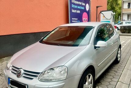 VW Golf 207.000 km 2.500 &euro; Berlin 10969