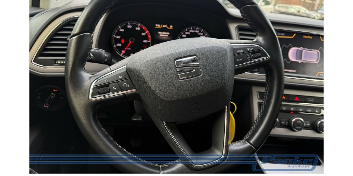 Seat Leon FR Alcantara Navi Sitzheizung SR/WR 85.720 km 12.290 &euro; Berlin 13187