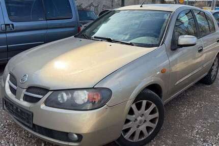 Nissan Almera 263.000 km 1.950 &euro; Berlin 10245
