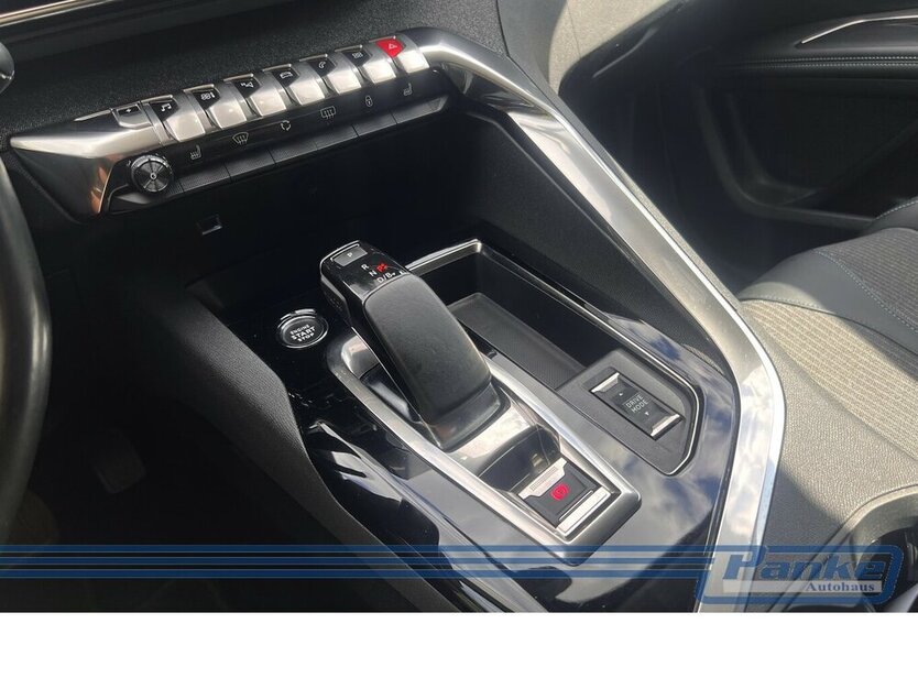 Peugeot 3008 Hybrid 225 Allure Pack EAT8*Kamera*LED*TotW 167.682 km 17.990 € Berlin 13187