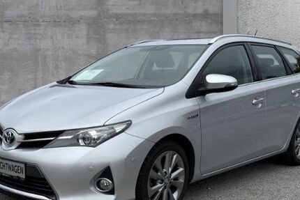 Toyota Auris 140.000 km 10.890 &euro; Berlin 12247