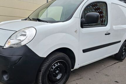 Renault Kangoo 194.921 km 3.890 € Berlin 13055