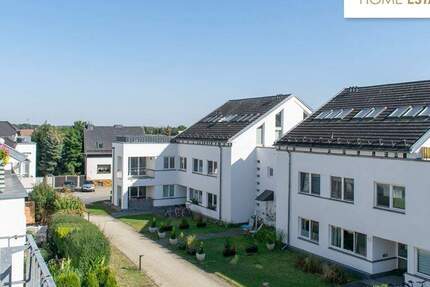 Bezugsfreie Dachgeschosswohnung mit großer Terrasse & Provisionsfrei 3 zimmer