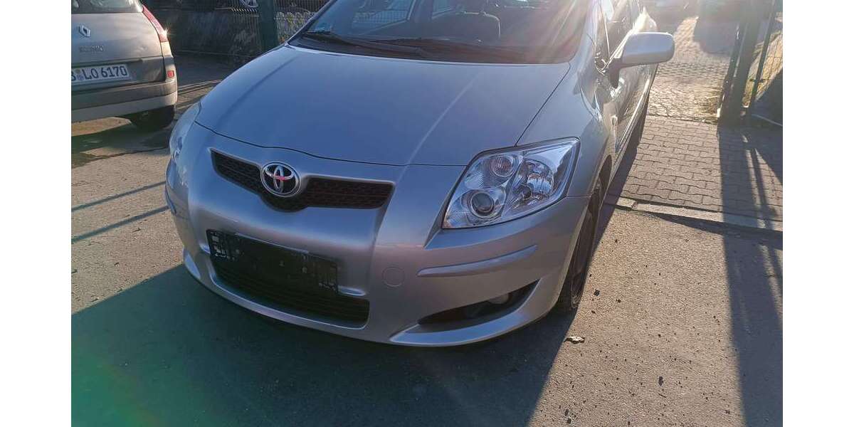 Toyota Auris 249.000 km 2.690 &euro; Berlin 13597