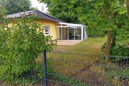 3 Zimmer Haus im Bungalow-Stil mit EBK und Sommergarten