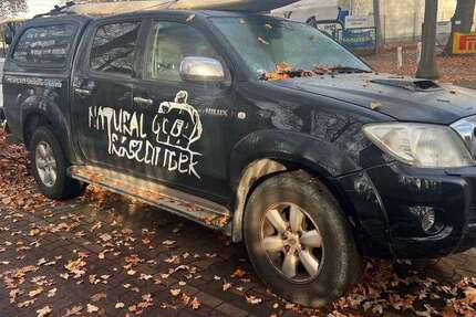 Toyota Hilux 298.000 km 14.999 &euro; Berlin 12055