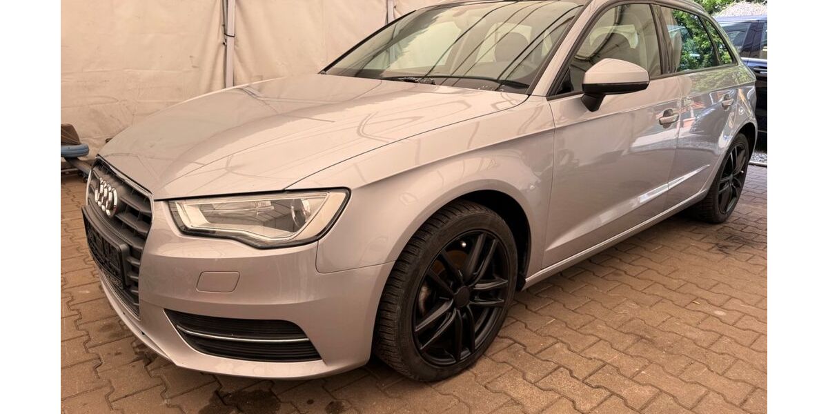 Audi A3 150.000 km 10.990 &euro; Hoppegarten Hönow 15366