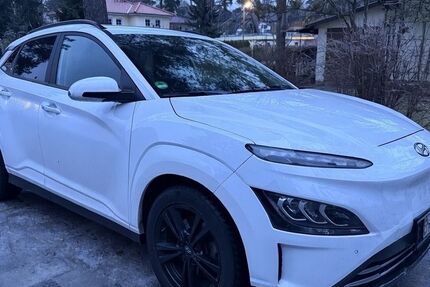 Hyundai KONA 139.969 km 15.900 &euro; Berlin 10247