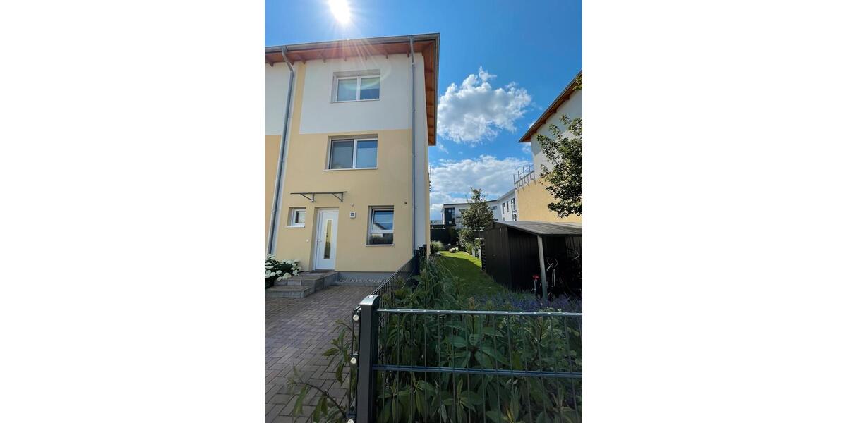 Reihenhaus Berlin Lichtenberg - 4 Zimmer, 110 m&sup2;, 650.000&euro; | Angebot:26585001