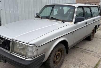 Volvo 240 198.000 km 990 &euro; Berlin 12277