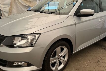 Skoda Fabia 148.900 km 7.990 &euro; Hoppegarten Hönow 15366