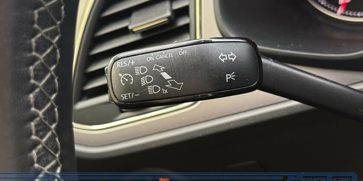 Seat Leon FR Alcantara Navi Sitzheizung SR/WR 85.720 km 12.290 &euro; Berlin 13187