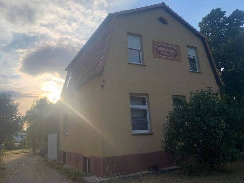 Bauen Sie Ihre Zukunft - Einfamilienhaus mit Sanierungsbedarf - Provisionsfrei
