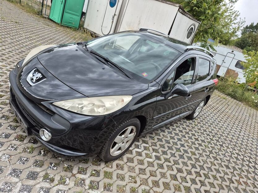 Peugeot 207 124.000 km 1.400 € Berlin 13055