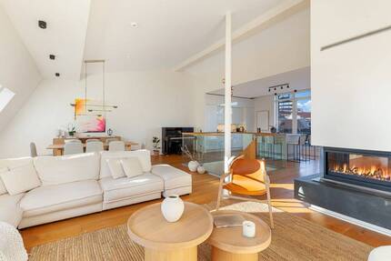 Loftartige 4-Zimmer-Dachgeschoss-Maisonette nahe dem Soho House mit Blick auf den Fernsehturm! 4 zimmer