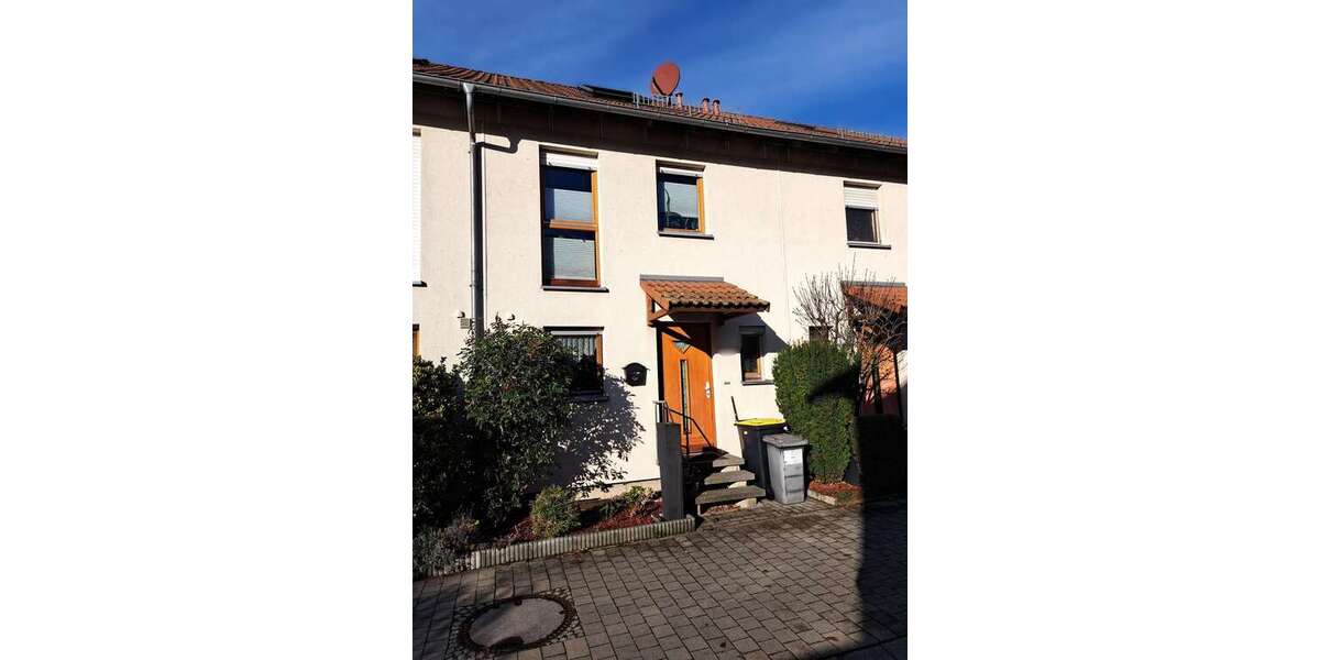 Gepflegtes Reihenmittelhaus in bevorzugter Stadtrandlage in Karow... - Reihenmittelhaus Berlin Pankow | Angebot:24780271