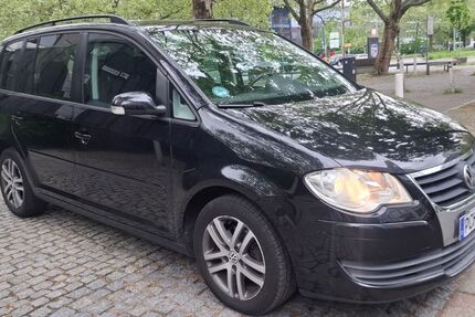 VW Touran 186.000 km 3.500 &euro; Berlin 10787