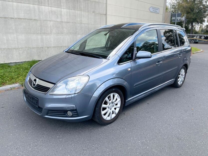 Opel Zafira 200.000 km 2.499 € Berlin 12057