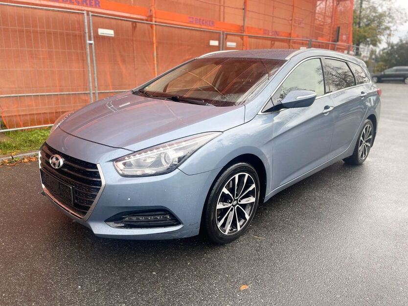 Hyundai i40 159.000 km 8.999 € Berlin 12057