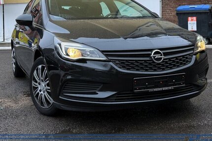 Opel Astra Selection*Tempo*SHZ*Ambiete*SR+WR* 36.084 km 8.890 &euro; Berlin 13187