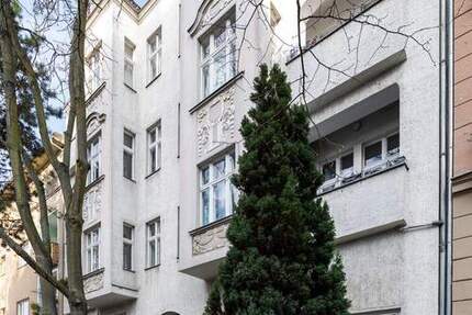 INVEST: Großzügige Altbauwohnung - 3 Zimmer, Balkon & idealer Grundriss in gediegener Lage! 3 zimmer