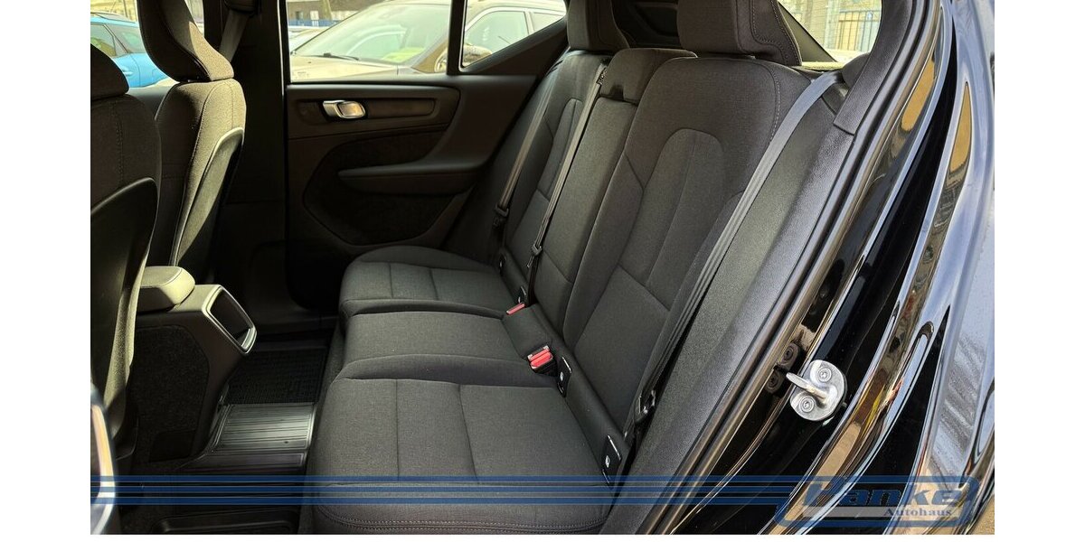 Volvo XC40 Essential 2WD 8G*LED*Virtuall*PDC*BT*Tempo* 15.156 km 25.990 &euro; Berlin 13187