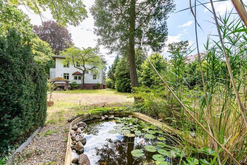 Haus zum Kaufen in Berlin Nikolassee 1.250.000 € 238 m²