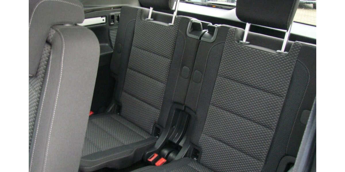 VW Touran 1,5TSI Comfortline ACC AHK PANO SHZ 7Sitz D 16.891 km 33.980 &euro; Falkensee 14612