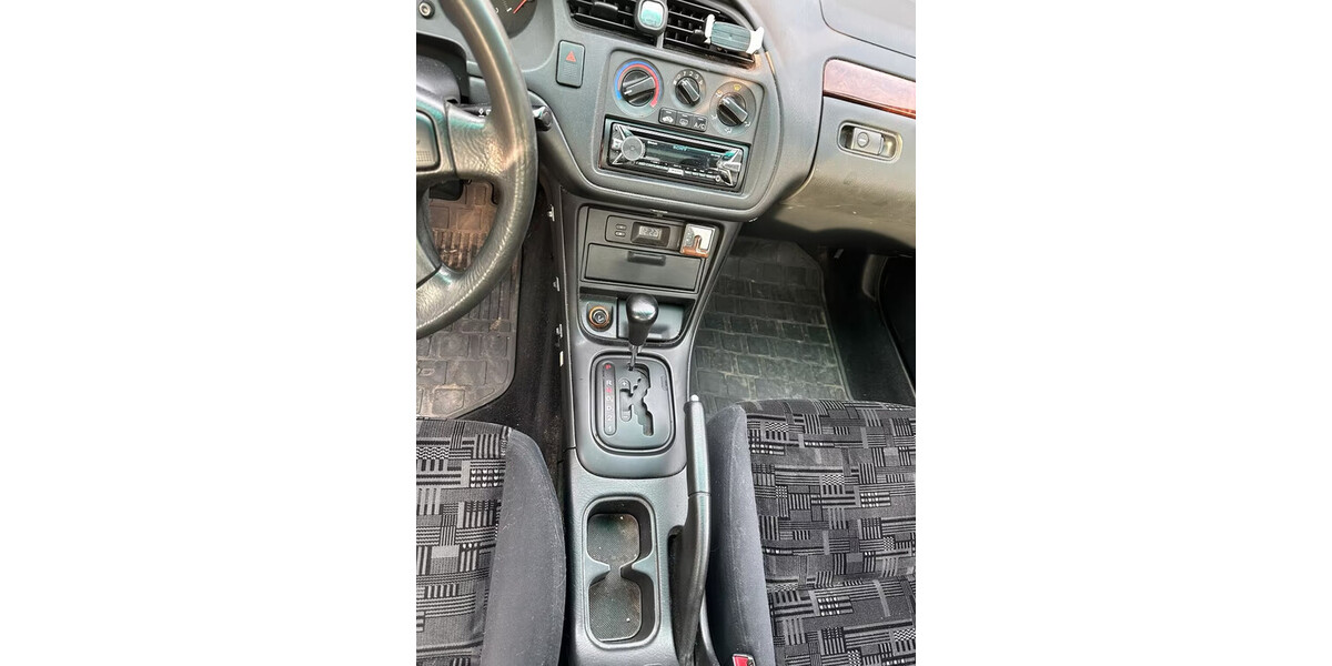 Honda Accord 135.000 km 1.900 &euro; Berlin 10178