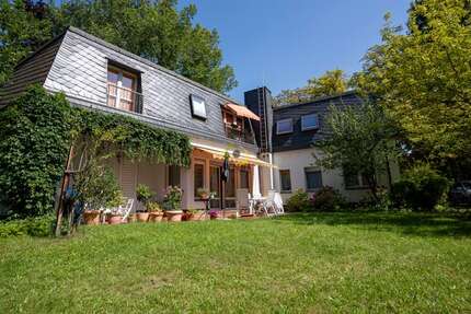 Haus zum Kaufen in Berlin 2.400.000 € 302.27 m² 8 zimmer