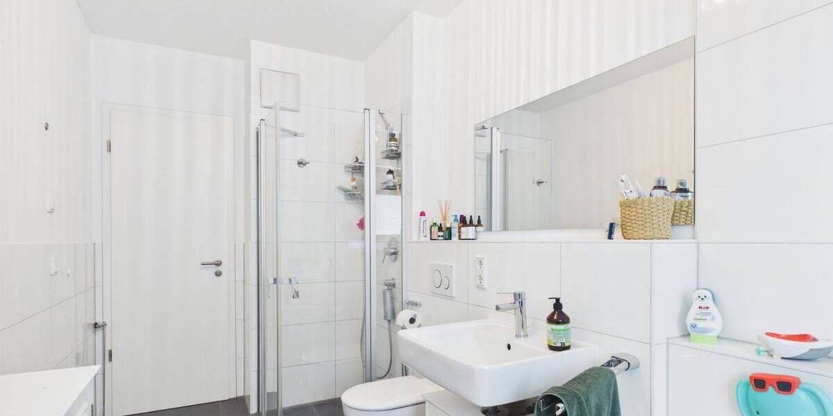 Etagenwohnung Berlin Marienfelde - 3 Zimmer, 93 m&sup2;, 2.200&euro; | Angebot:26684242