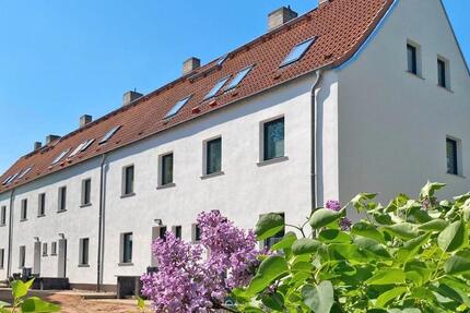 Haus - 5 Zimmer, 92 m&sup2;, 1.100&euro; | Angebot:26693612