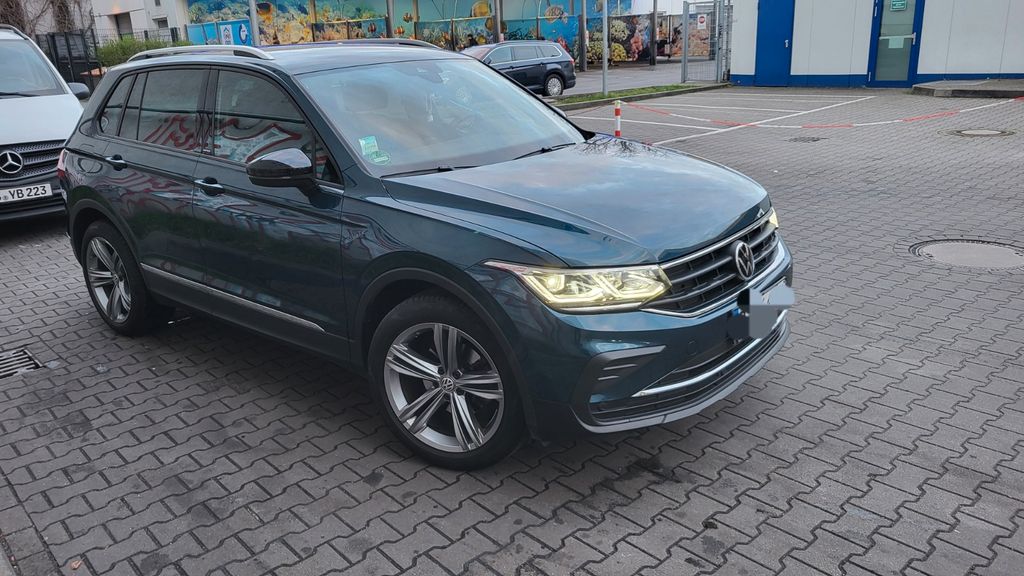 VW Tiguan 111.000 km 22.900 &euro; Berlin 12099
