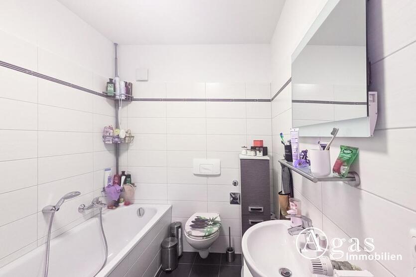 Ruhige Lage in Rehfelde: Helle 2-Zimmer-Erdgeschoss-Wohnung mit Terrasse und Stellplatz vor der Tür zimmer