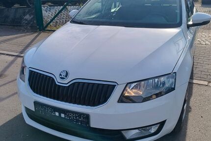 Skoda Octavia 147.000 km 6.490 € Berlin 13597