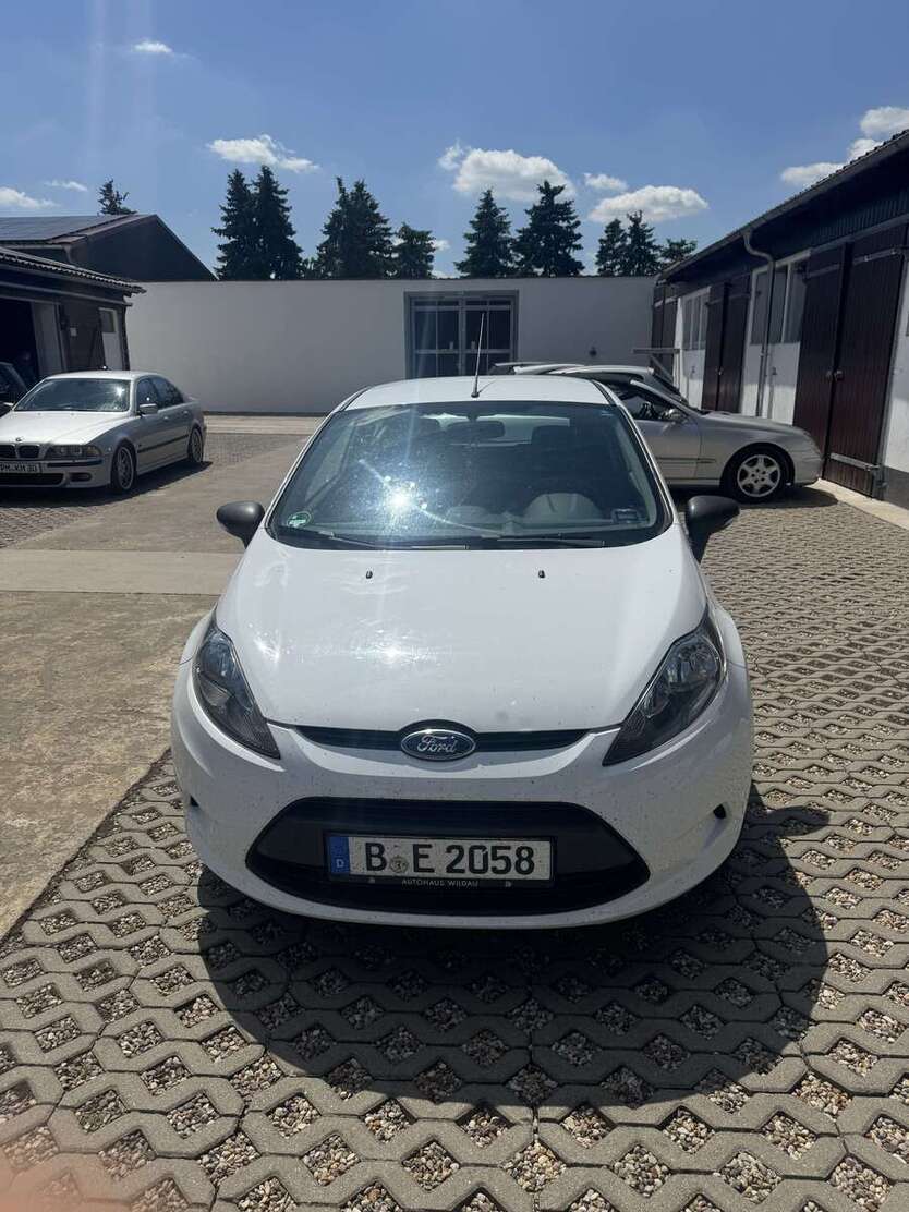 Ford Fiesta 148.300 km 2.400 € Berlin 13347