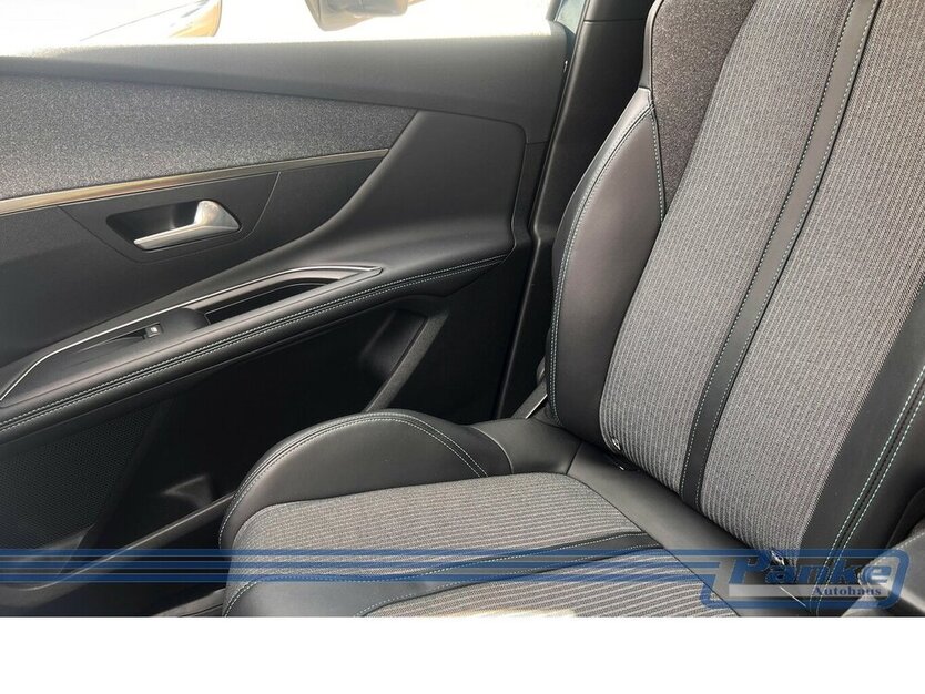 Peugeot 3008 Hybrid 225 Allure Pack EAT8*Kamera*LED*TotW 167.682 km 17.990 € Berlin 13187