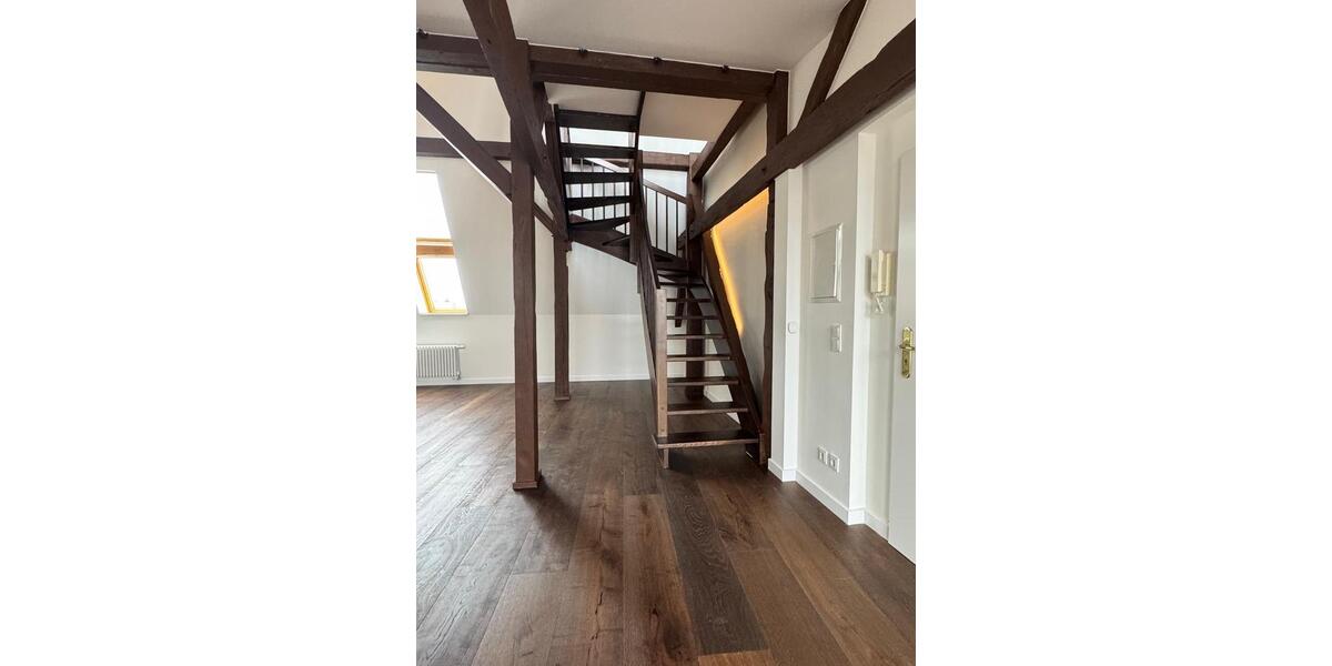 Exklusive und seltene Dachgeschossresidenz 3 zimmer