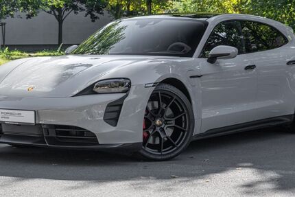 Porsche Taycan 15.932 km 98.930 &euro; Berlin 10587