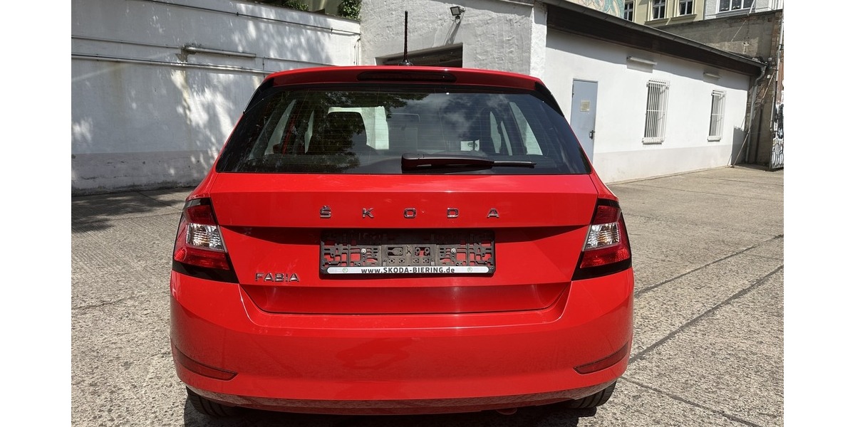 Skoda Fabia 1.0 Ambition 1.Hand Klima 34.792 km 11.690 &euro; Berlin 10247
