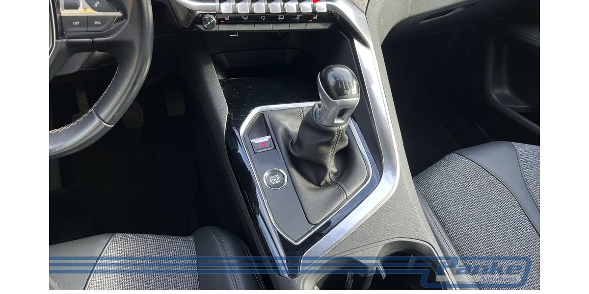 Peugeot 5008 Allure*F+R-Cam*7-Sitz*digital*SHZ*Navi* 157.316 km 14.990 &euro; Berlin 13187