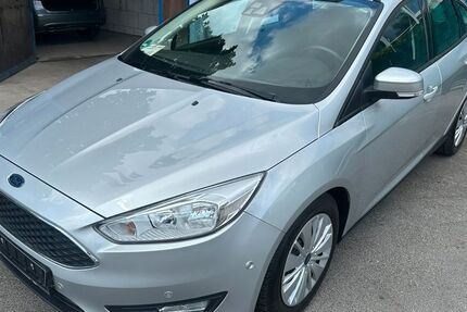 Ford Focus 73.200 km 8.900 &euro; Berlin 12347