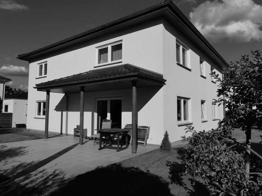 Haus zum Kaufen in Potsdam 820.000 € 208 m²