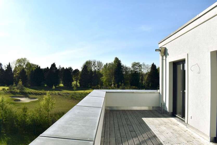 Haus zum Mieten in Berlin Kladow 3.100 € 192 m²