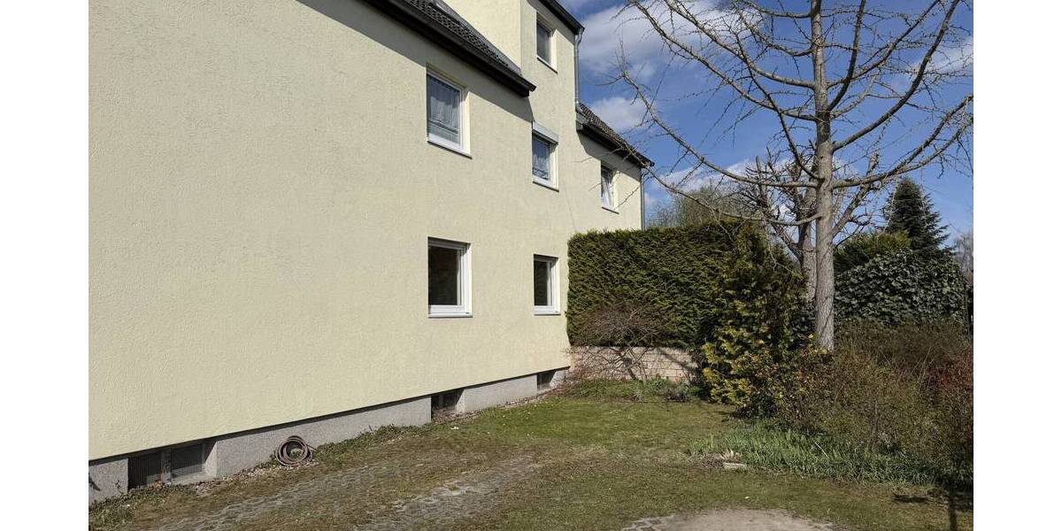 Fast wie im Einfamilienhaus: sonnige Wohnung mit eigenem Garten in U-Bahnnähe - Erdgeschoßwohnung Berlin / Rudow Rudow | Angebot:26072502