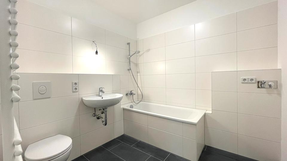 Etagenwohnung Berlin Treptow-Köpenick - 5 Zimmer, 98 m&sup2;, 1.075&euro; | Angebot:26002263