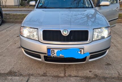 Skoda Superb 294.539 km 2.000 &euro; Berlin 13053