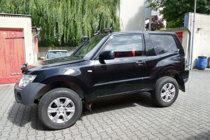 Mitsubishi Pajero 13.200 km 26.950 &euro; Berlin-Tempelhof 12105