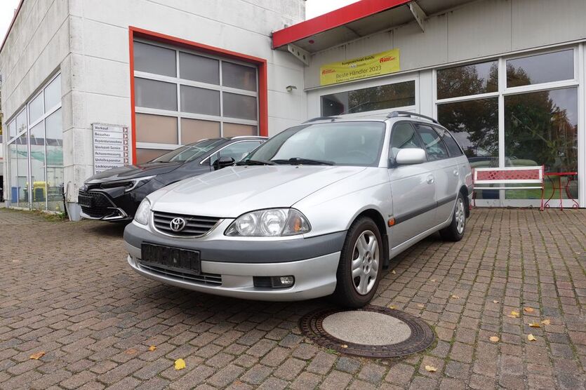 Toyota Avensis 240.931 km 1.999 € Dahlwitz Hoppegarten 15366