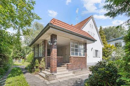 Großes Einfamilienhaus mit Keller und ausbaufähiger Garage 4 zimmer